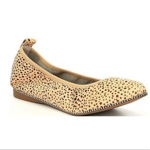 NWT Chelsea & Violet 7.5 ruby calfhair leopard flats